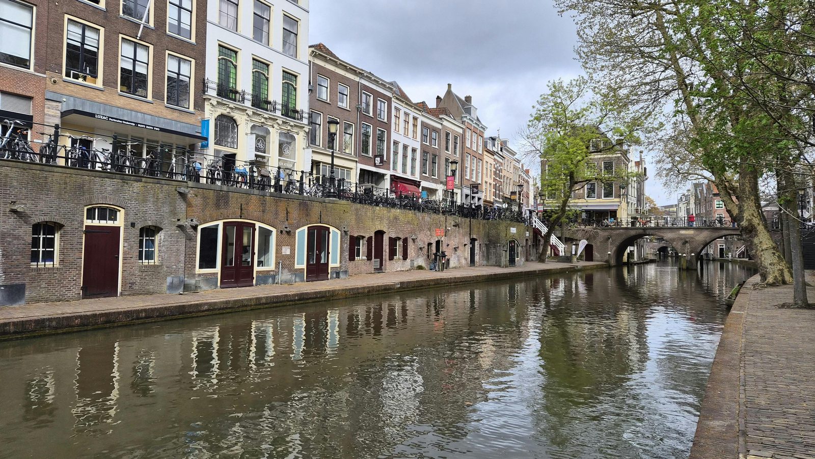 Utrechtse Oudegracht met werfkelders